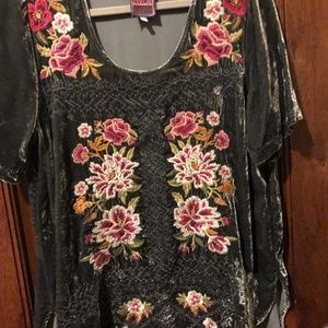 Johnny Was velvet medium top